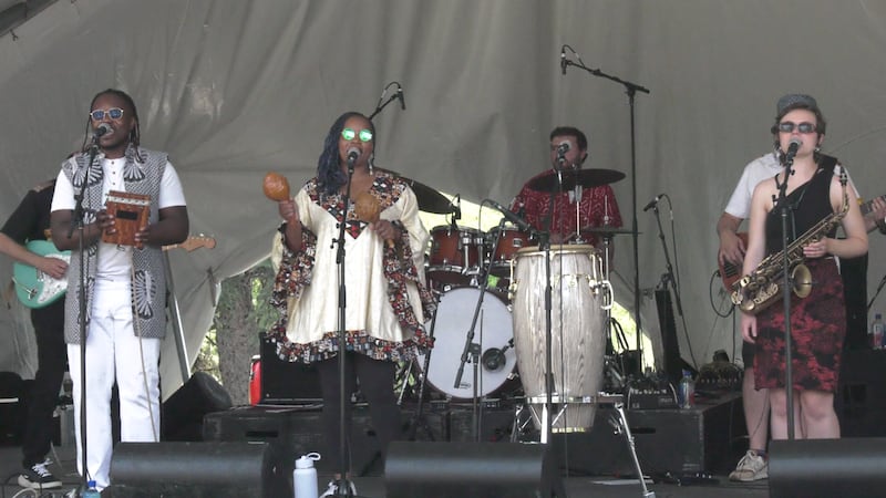 Despite smoke and heat, Calgary Folk Festival sees strong attendance