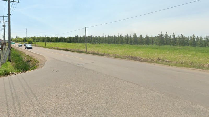 Fatal crash kills 21-year-old motorcyclist in southeast Edmonton Wednesday
