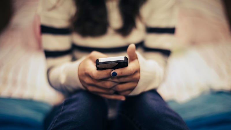 Proposed social media ban for children under 16 draws mixed reactions in Alberta