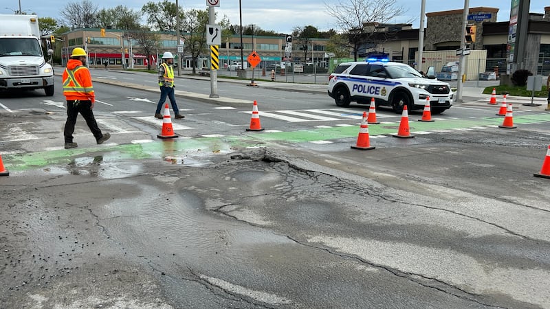 Water main break closes Westboro intersection, Hwy. 417 off-ramp