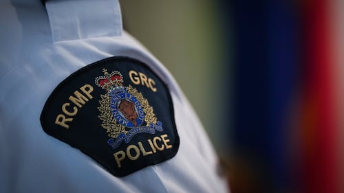 B.C. police chase sees pickup truck lose couch, crash into 2 RCMP cruisers