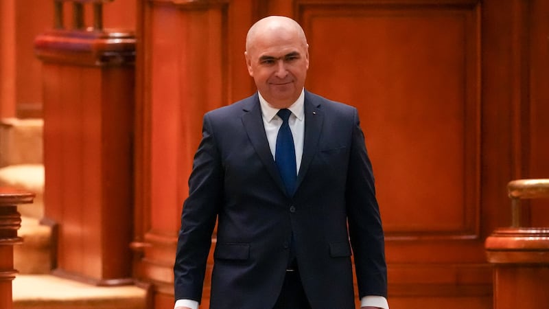 Romania’s pro-European coalition collapses after prime minister fails no-confidence vote