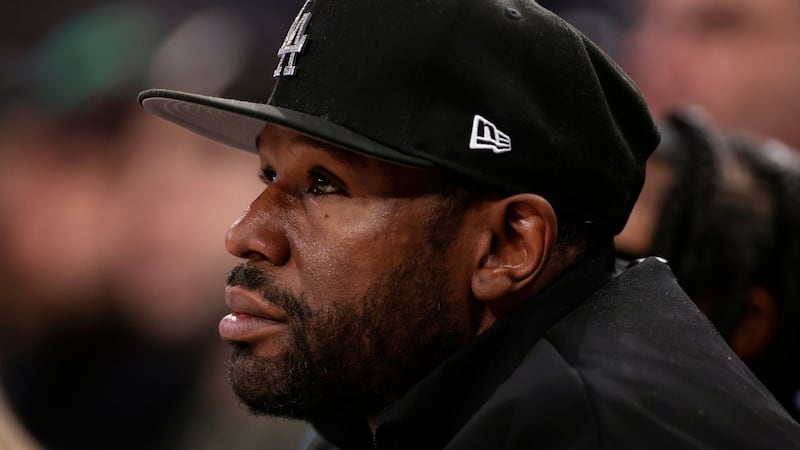 Floyd Mayweather faces felony charges in Las Vegas