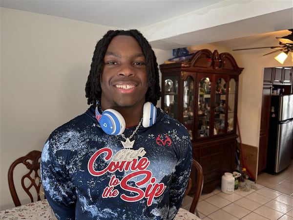 From the West Island to Ole Miss: Montreal running back ready to sprint to the NFL