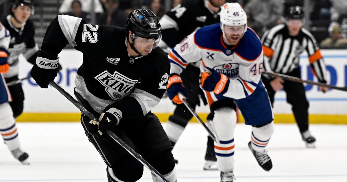 Oilers fan cheap travel guide to Los Angeles Game 1