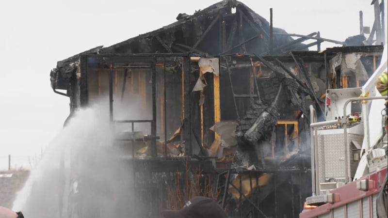 Fire damages 3 homes in northwest Calgary community of Citadel