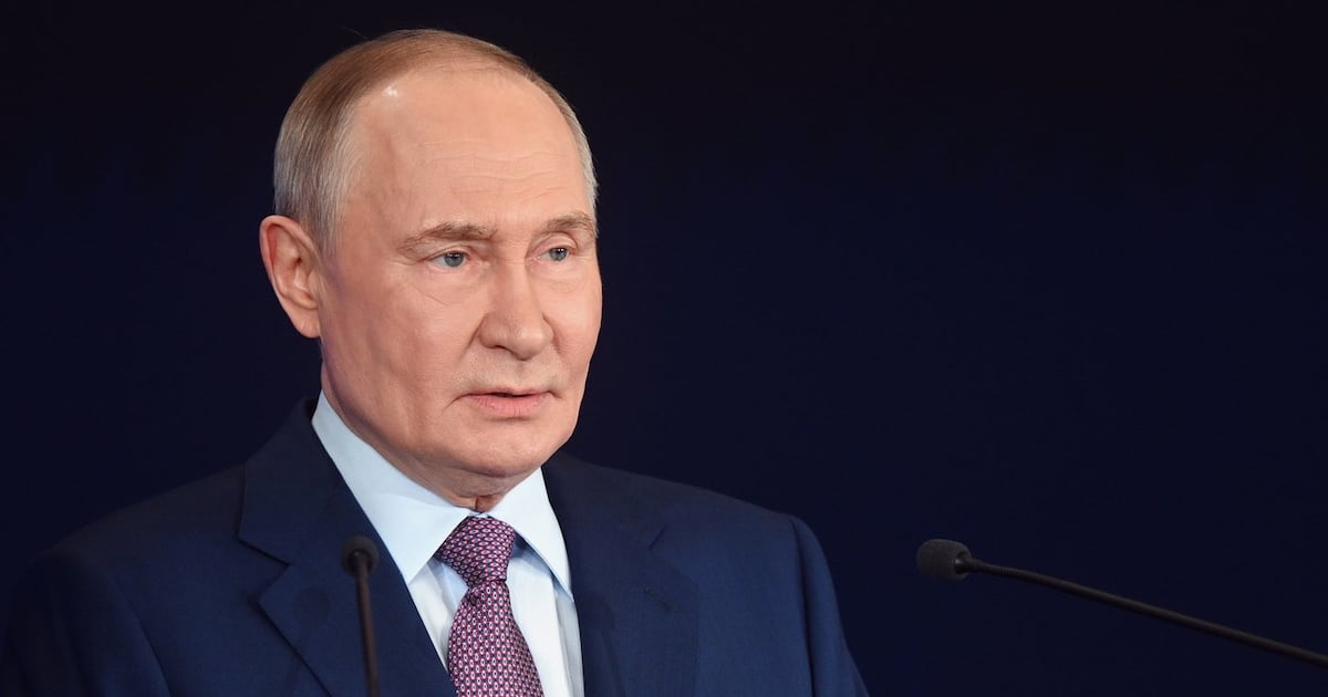 Putin deplores U.S. sanctions as