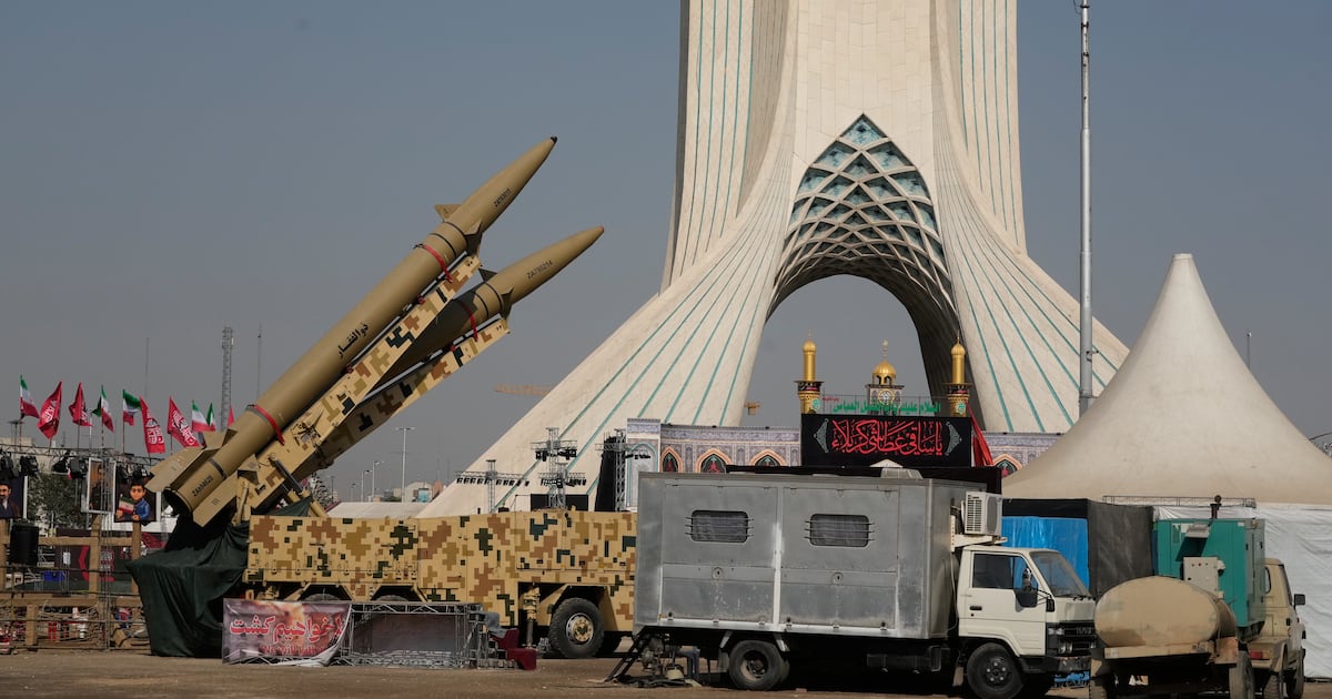 Iran Accuses Qatar of Detaining Iranian Pilots