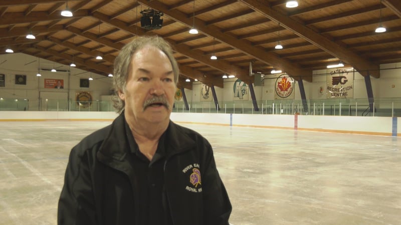 Two Winnipeg arena closures put hundreds of hours of hockey in jeopardy