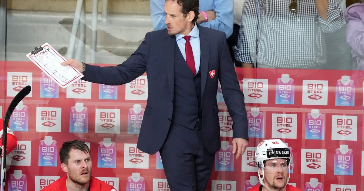 Hockey coach admits using a false COVID-19 vaccine certificate to enter ...