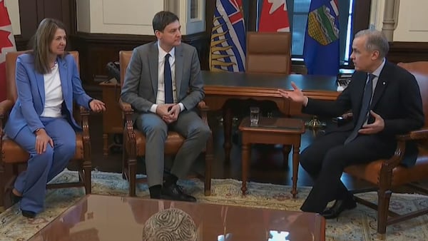 ‘Borderline friendly’ meeting between B.C., Alberta premiers looks into potential pipeline