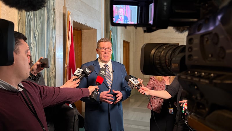 Saskatchewan to continue with parental outreach as Manitoba vows to enact youth social media ban