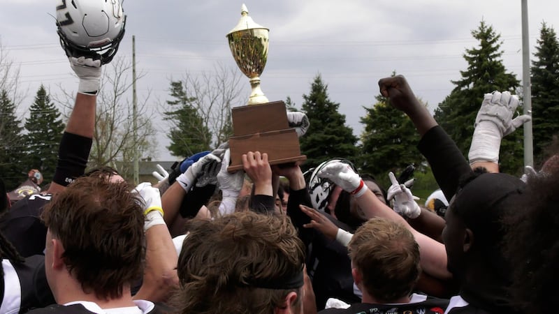 Top U SPORTS football prospects participate in East-West Bowl