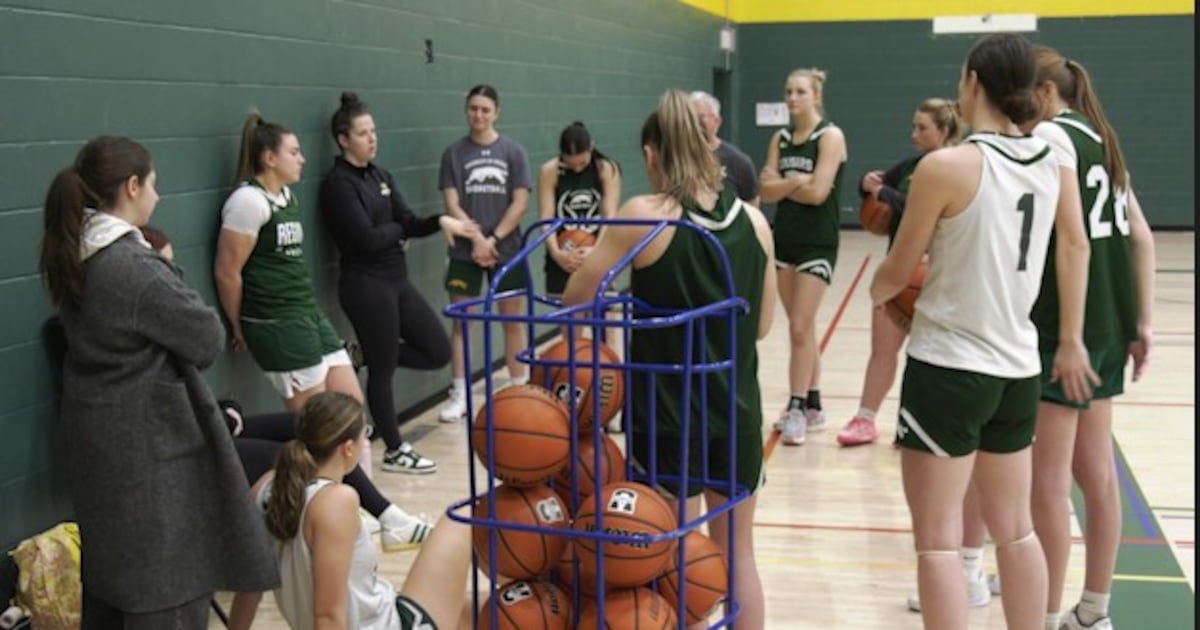 U of R Cougars climb U Sports rankings behind veteran duo
