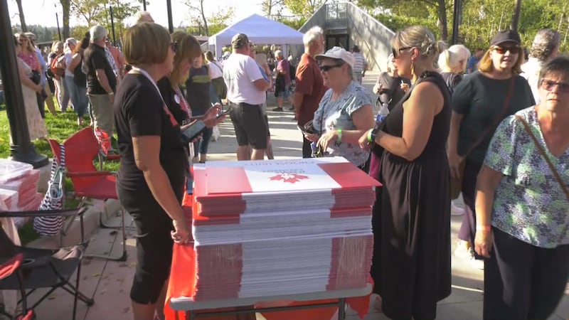 100,000 Forever Canadian lawn signs expected to be distributed before Alberta referendum day