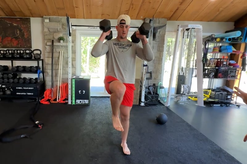 After 39 college offers, a rising football star from Gatineau is taking the next step