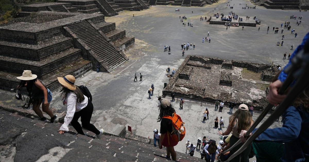Mexico shooting: Body of Canadian turned over to family, officials say