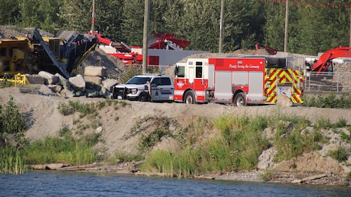 TSB investigating after 2 planes crashed in mid-air in Chilliwack, B.C.