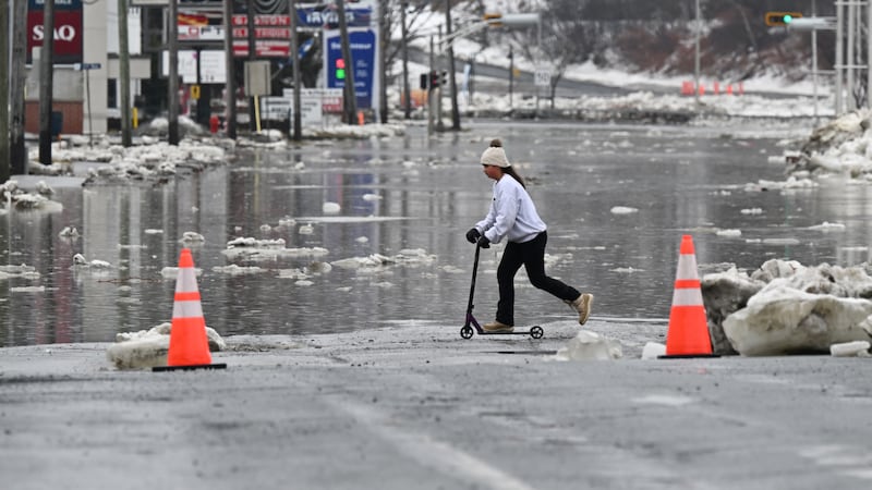 Quebec municipalities monitor spring flooding risks as cooler weather helps avert worst conditions