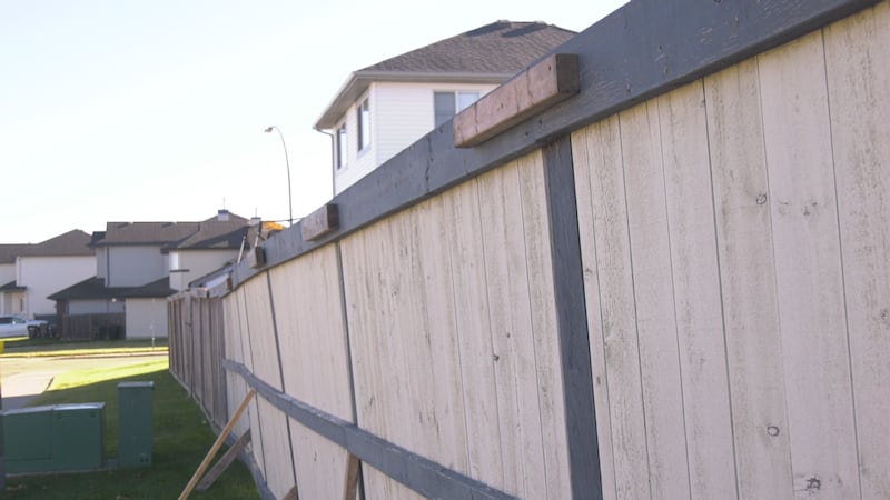 Residents clean up after powerful winds batter Edmonton area