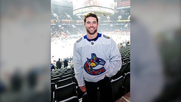 Kip comes to Rogers Arena: ‘Heated Rivalry’ actor surprises fans at Canucks Pride Night