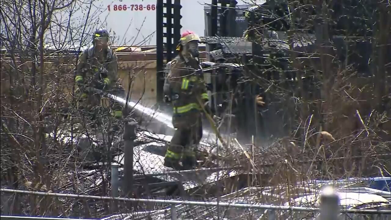 Emergency crews on scene after grass fire breaks out in Vaughan