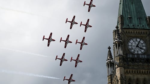 Snowbirds will fly their last season until the 2030s: federal government