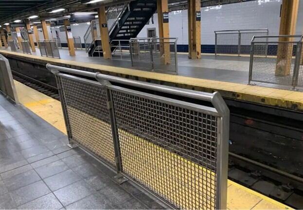 Barriers to be installed on Toronto subway station platform in new pilot pr