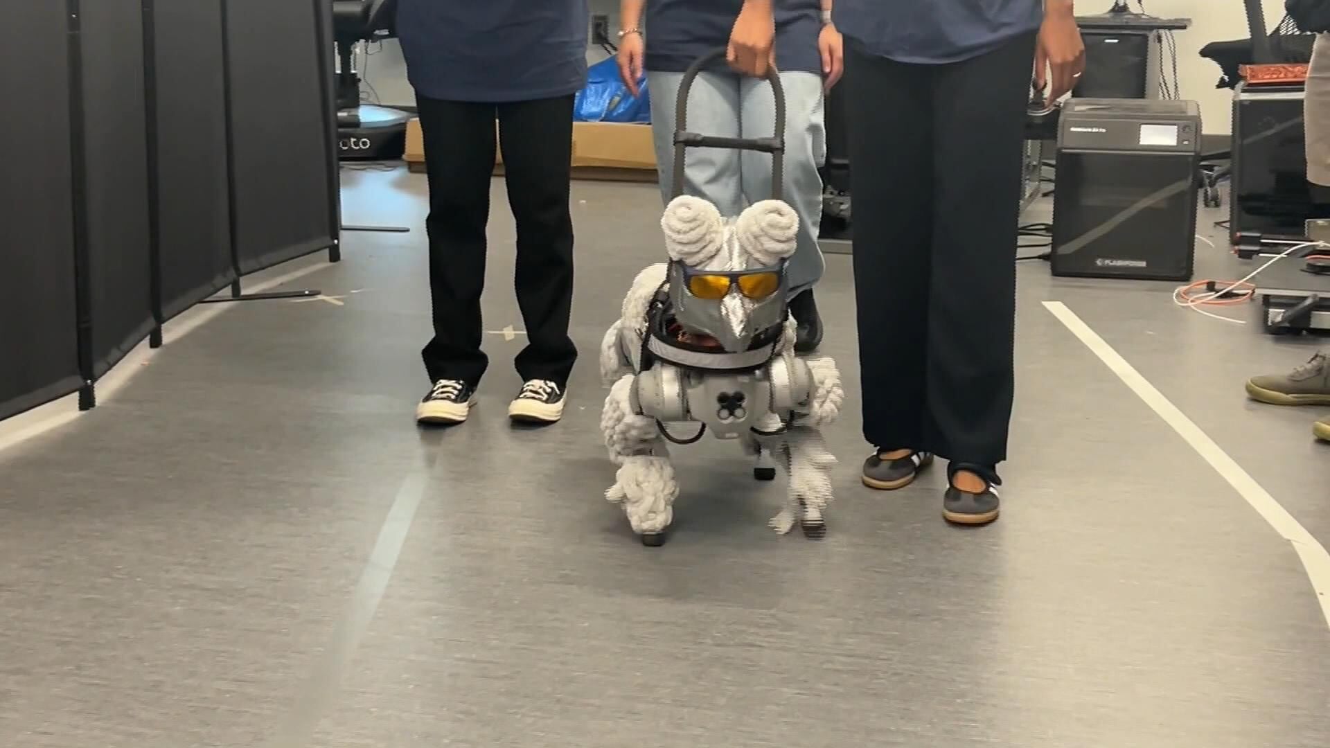 AI-enabled robot dog helping Canadians prepare for guide dogs