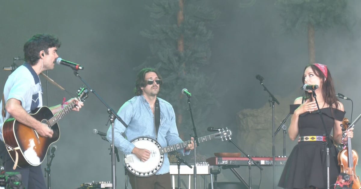 Country couple Thelma and James take the Front Porch stage at Boots and Hearts