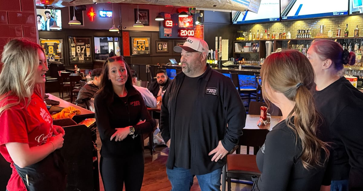 N.B. sports bar manager gets support from community - CTV News