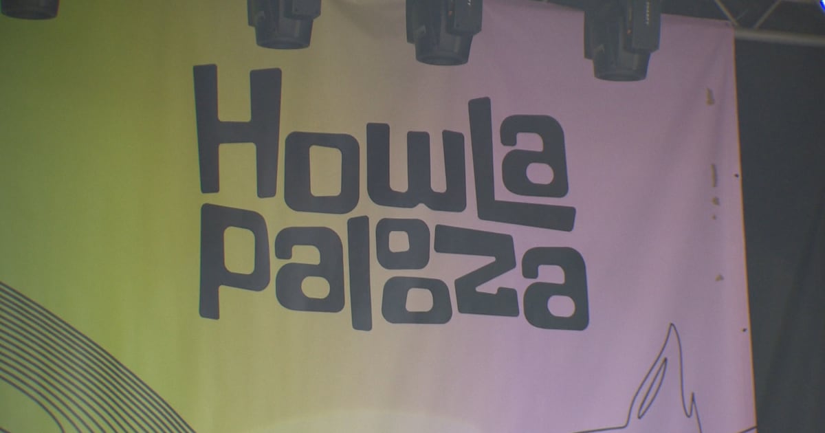 Sudbury Wolves home opener: Fans pack Howlapalooza ahead of game - CTV News
