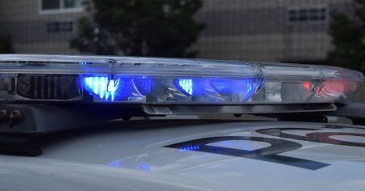 Police officer among two injured in synagogue shooting in Belleville - CTV News