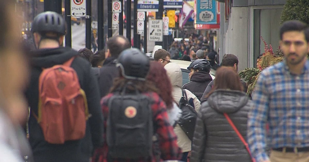 Canada's population hits 41.8M, lowest growth since 1945 - CTV News