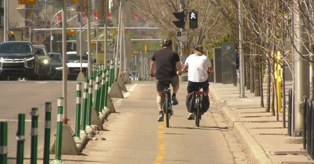 Bike lane proponents head to Edmonton - CTV News