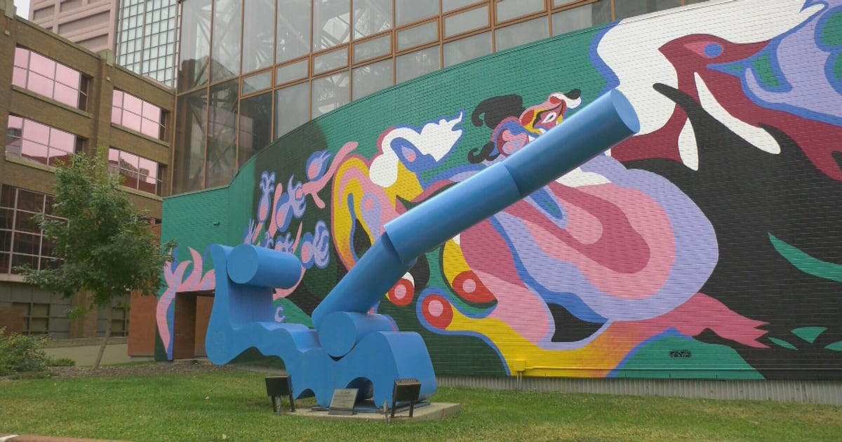 New mural unveiled on Edmonton's Citadel Theatre - CTV News