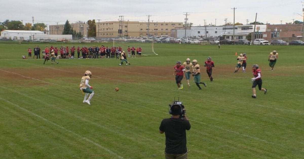 Thursday sees three shutouts in Winnipeg high school football - CTV News