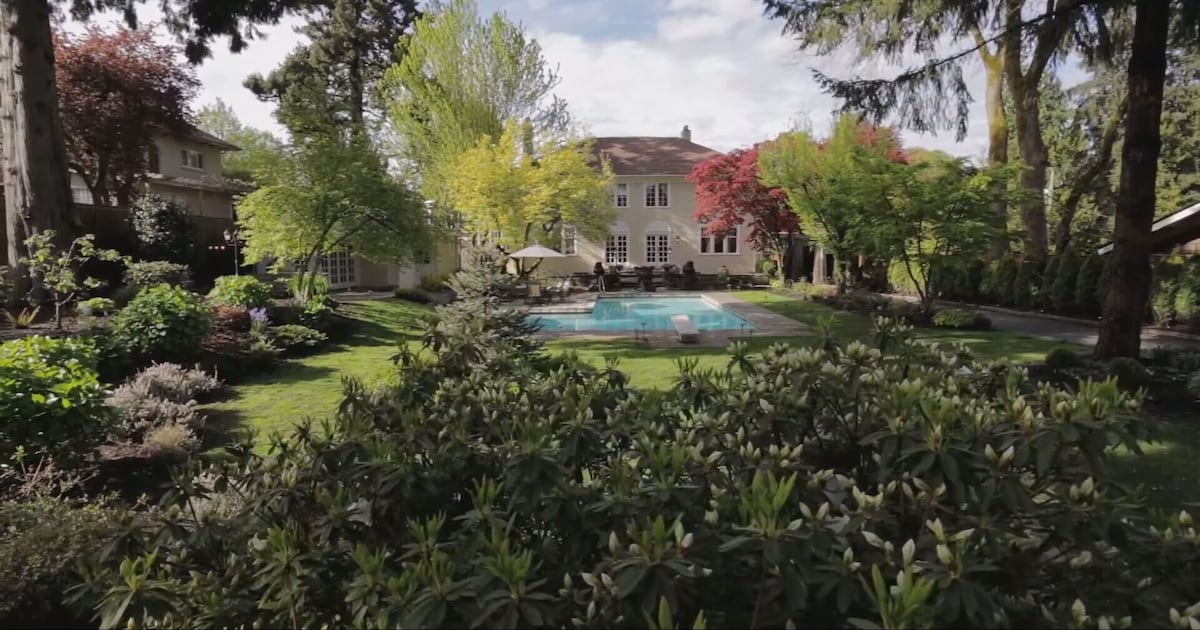 Living Large: Overlooking the park - CTV News