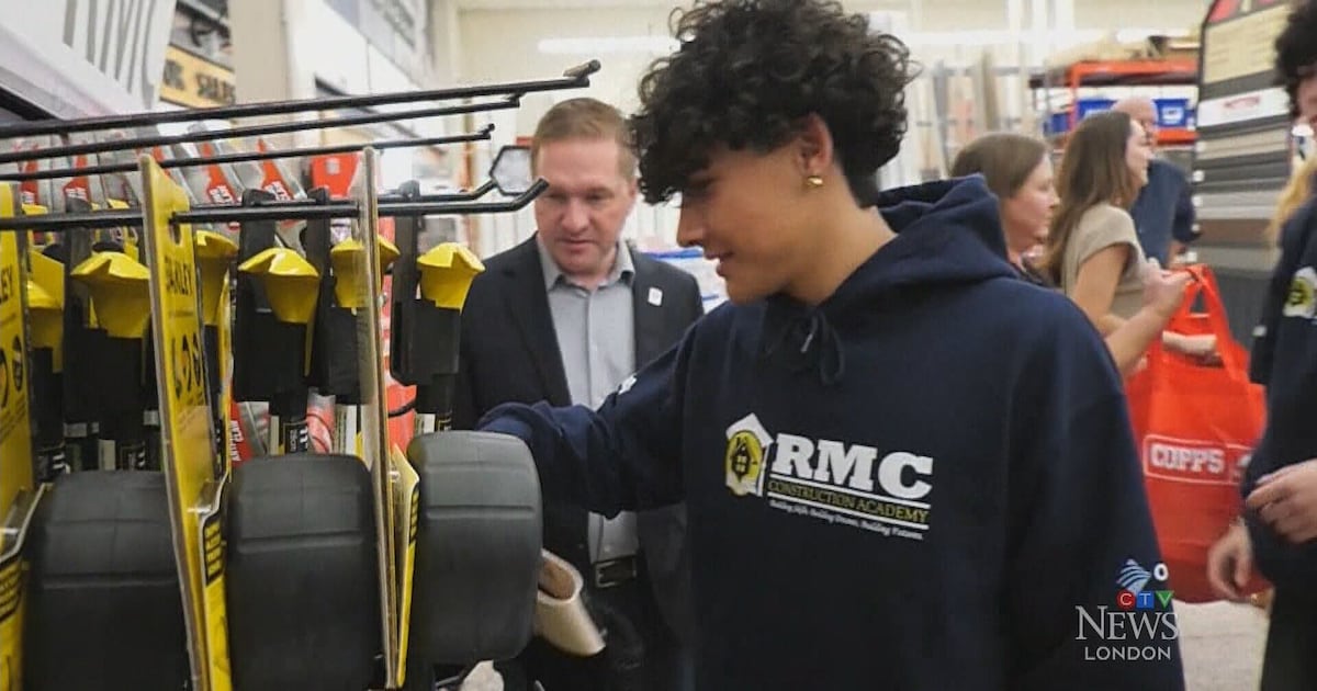 13 London students receive donation - CTV News
