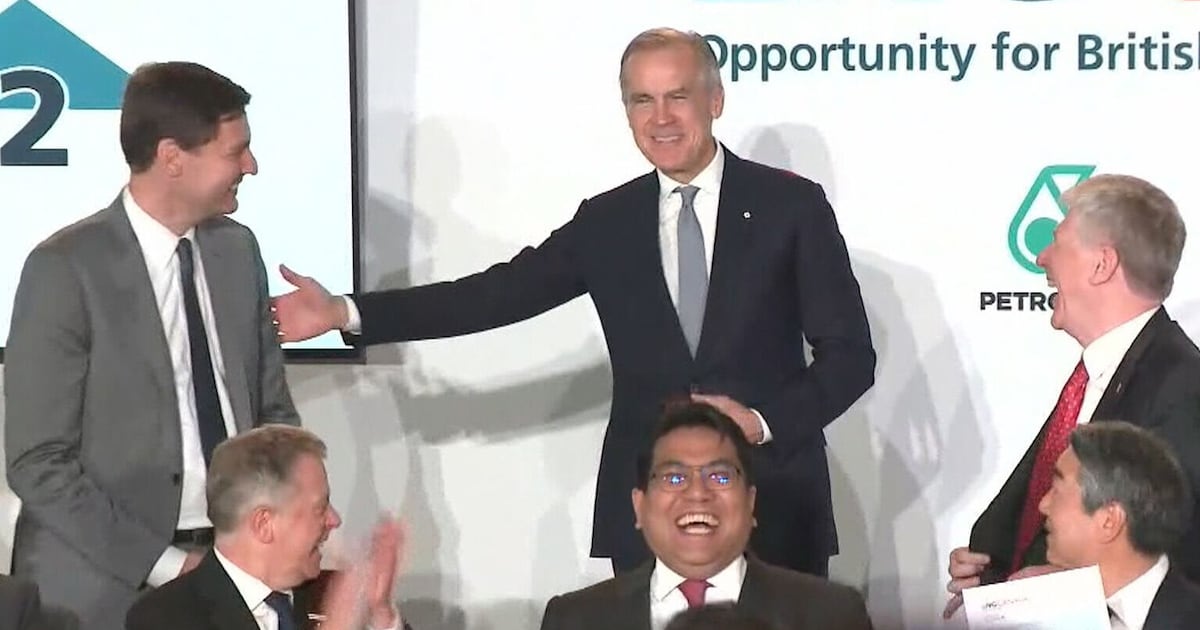 βI have a complex about thisβ: PM Carney jokes about height while standing next to Premier Eby - CTV News