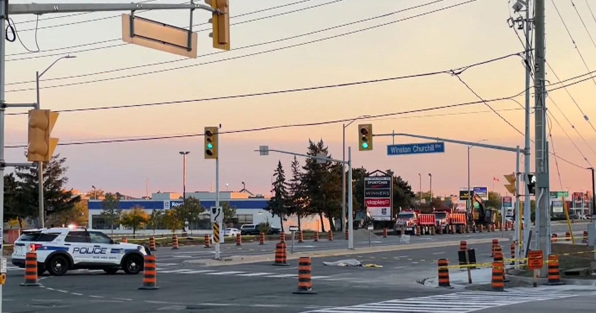 Mississauga collision leaves pedestrian dead - CTV News