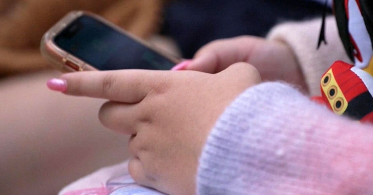 Screen time addiction now public health issue - CTV News